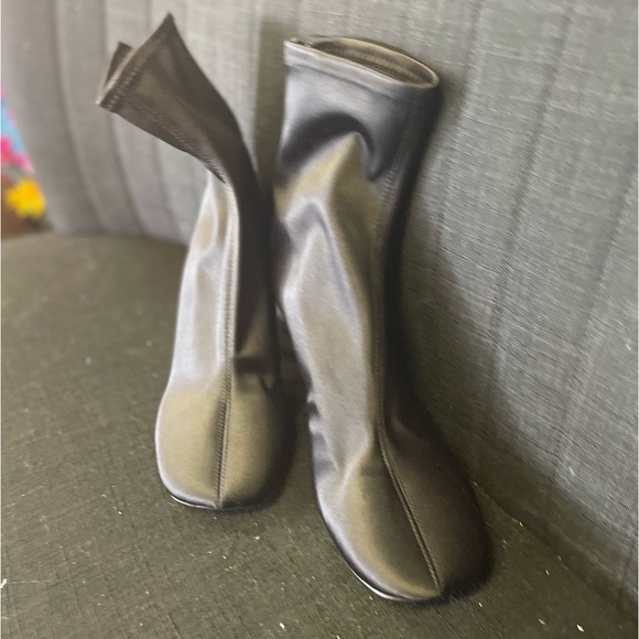 New - Picture 3 of 3